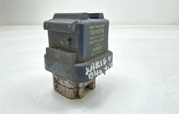 Toyota Yaris Glow plug pre-heat relay 2861067010 1567000671
