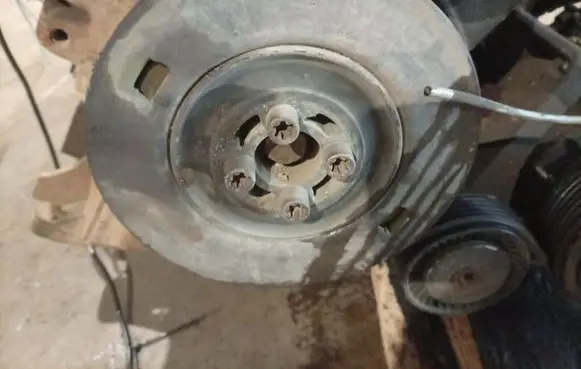 Opel Astra H Crankshaft pulley