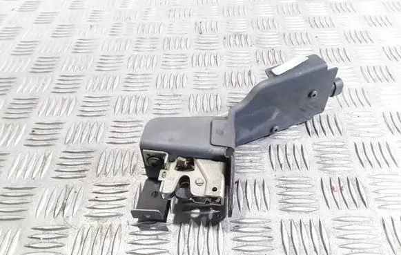 Loading door lock