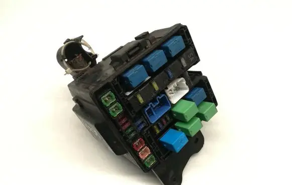 Suzuki Grand Vitara II Fuse module