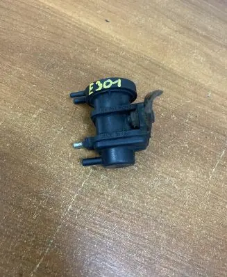Mercedes-Benz S W220 Turbo solenoid valve A0005450327 E301