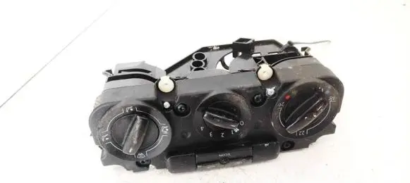 Volkswagen Golf V Climate control unit