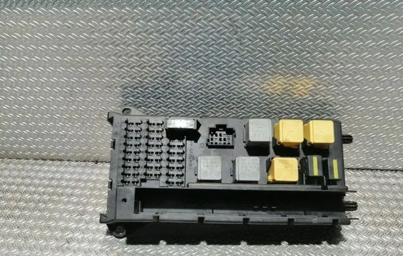 Volkswagen Crafter Fuse module 9065450101