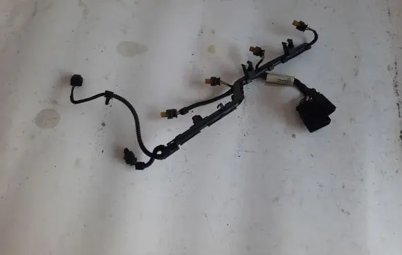 Volkswagen PASSAT CC Fuel injector wires 06J971082E