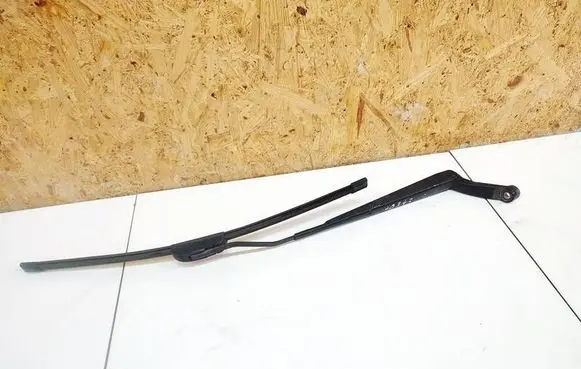Front wiper blade arm
