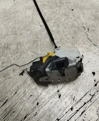 Opel Insignia A Front door lock