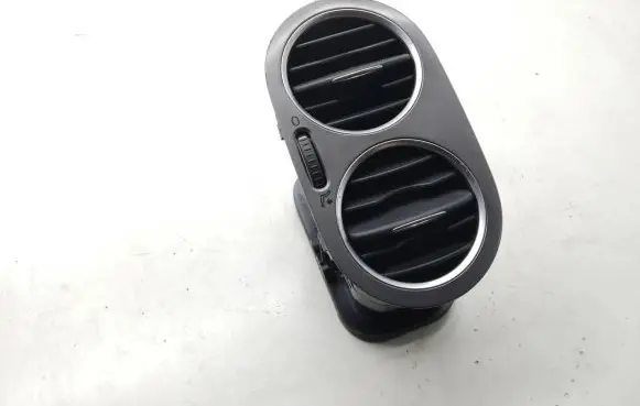 Volkswagen Tiguan Dash center air vent grill 5M0819759