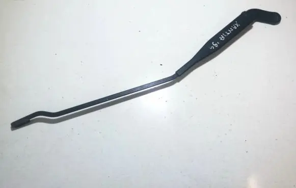 Citroen Xantia Front wiper blade arm