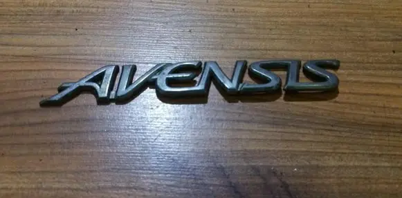 Toyota Avensis T220 Manufacturer badge logo/emblem 