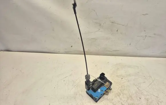 Volvo XC90 Front door lock 