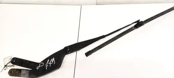 Mercedes-Benz C AMG W204 Front wiper blade arm A204200344