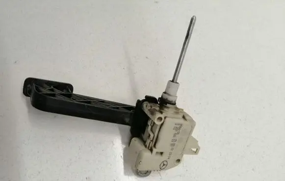 Mercedes-Benz C W203 Fuel tank cap lock A2038201997