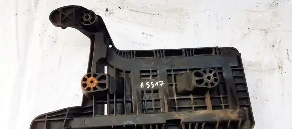 Battery box tray