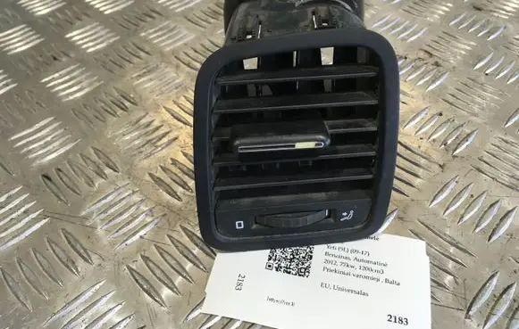 Skoda Yeti (5L) Dashboard side air vent grill/cover trim 5L0819701