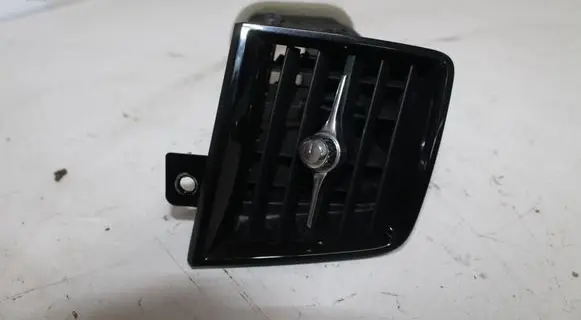 Volvo S90, V90 Quarter panel pressure vent 31651220