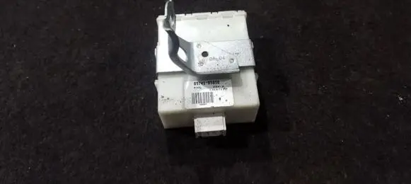 Toyota Avensis T250 Door control unit/module 8974105050 89741-05050