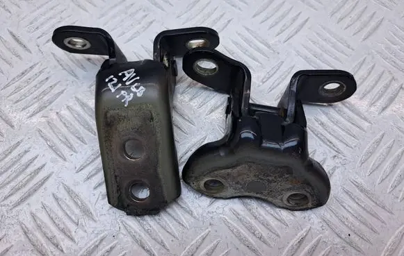 Toyota Avensis T270 Front door hinge set 6871002060 6873002050