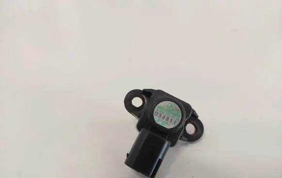 Mercedes-Benz Vito Viano W639 Air pressure sensor A0041533228 034811