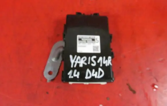 Toyota Yaris Air conditioning/heating control unit 896900D050