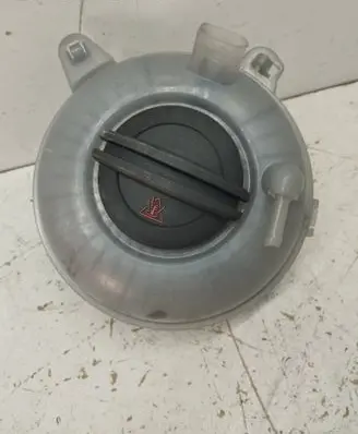 Audi A3 S3 8V Coolant expansion tank/reservoir 5Q0121407G 03052016