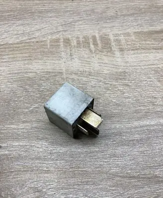 Ford Galaxy Other relay 8D0951253 370