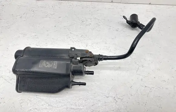 BMW 4 F36 Gran coupe Active carbon filter fuel vapour canister 7408409
