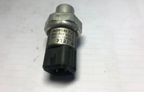 Audi A6 S6 C5 4B Air conditioning (A/C) pressure sensor 8D0959482B