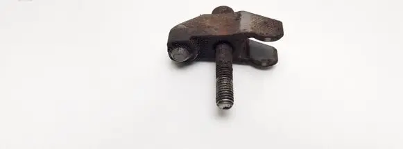 Volvo S80 Fuel Injector clamp holder