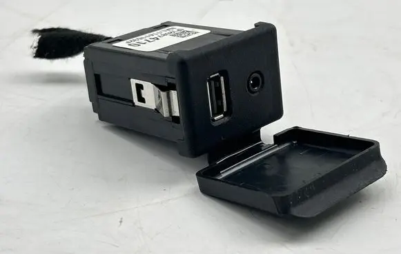 Opel Mokka AUX in-socket connector 20874710