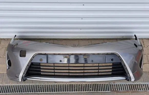 Toyota Auris E180 Front bumper 5211902A20