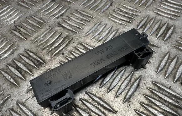 Volkswagen Golf VIII Keyless system antenna 5FA22407500 A6452302S 2311037