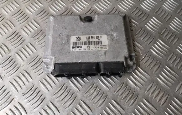 Volkswagen PASSAT B5 Engine control unit/module 038906018P 0281001720