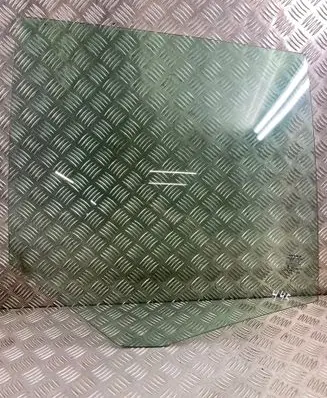 Volvo XC90 Rear door window glass 43R001105