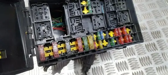 Ford Focus Fuse box set 98AG14A142AC 98AG-14A076-AG