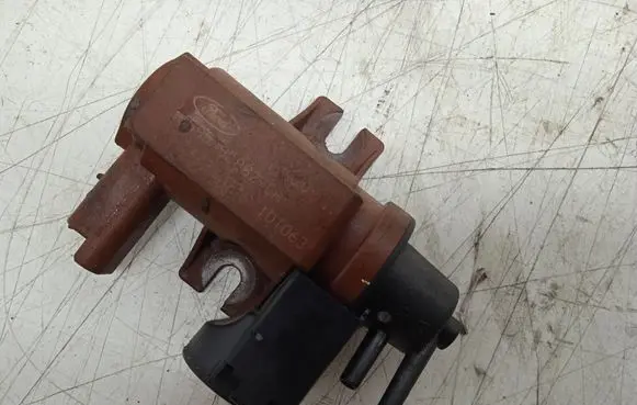 Volvo V70 Turbo solenoid valve 6G9Q9E882