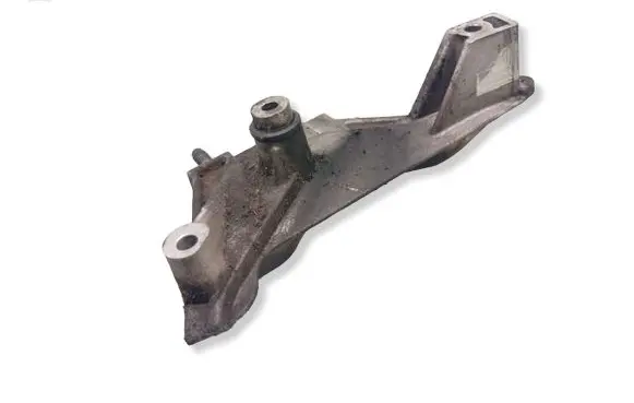 Hyundai Santa Fe Engine mounting bracket 
