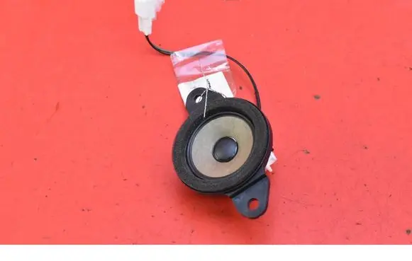 Toyota Yaris Subwoofer speaker 86150F4090