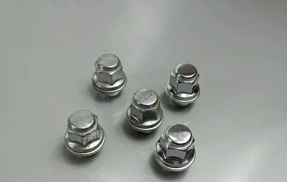 Toyota RAV 4 (XA50) Nuts/bolts 