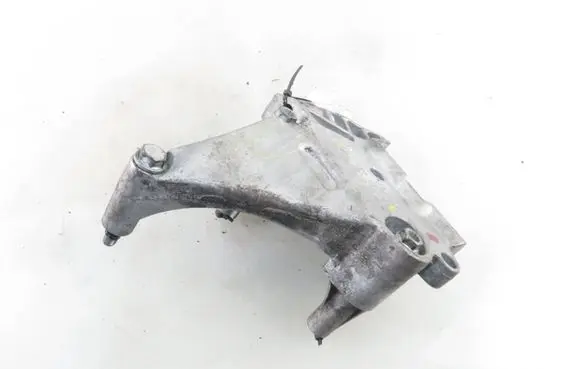 Seat Leon (1P) Engine mounting bracket 03G199207G