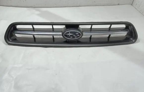 Subaru Legacy Front bumper upper radiator grill 