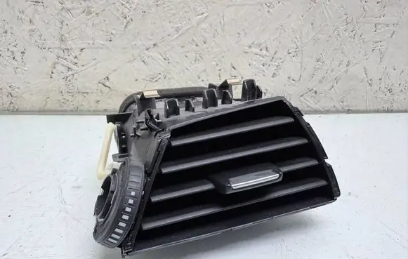 BMW 1 F20 F21 Dashboard side air vent grill/cover trim 9205356 920535607