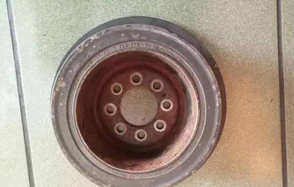 BMW X5 E53 Crankshaft pulley 1741773