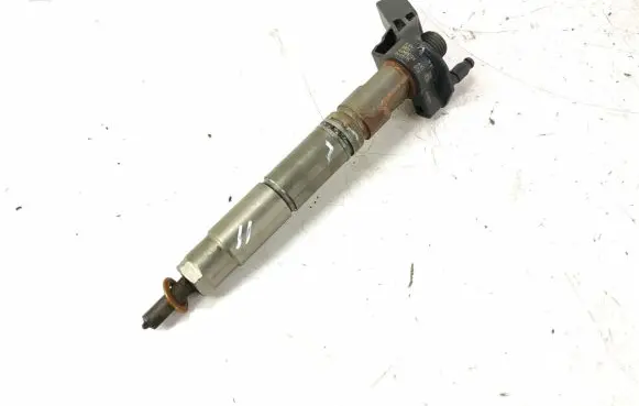 Mercedes-Benz ML W164 Fuel injector 6420701387 6420701987