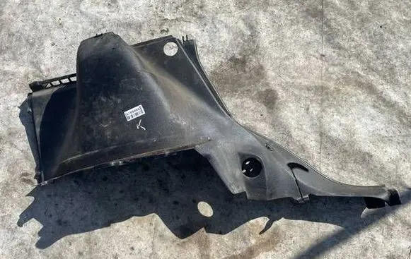 Volkswagen PASSAT B4 Other trunk/boot trim element 3A9867421
