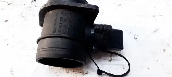 Skoda Octavia Mk1 (1U) Mass air flow meter 0280217121 06A906461