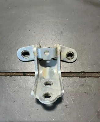 Hyundai Sonata Front door lower hinge