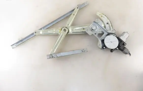 Mitsubishi Outlander Front door window regulator with motor 5713A085