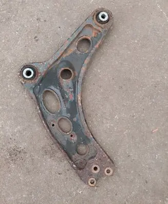 Renault Trafic III (X82) Front lower control arm/wishbone 8200396034