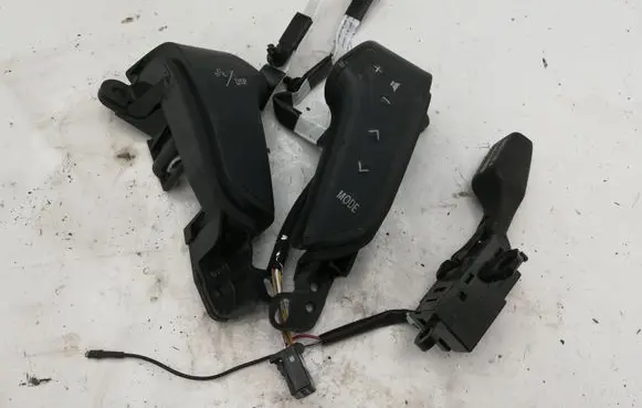Toyota Avensis T250 Steering wheel buttons/switches NOCODE