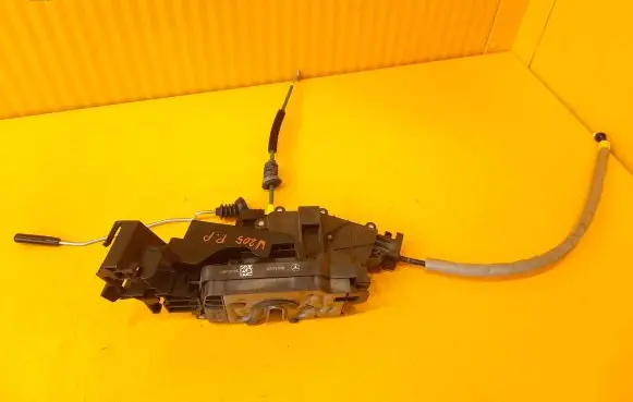 Mercedes-Benz C W205 Front door lock A0997201800 A2220063999